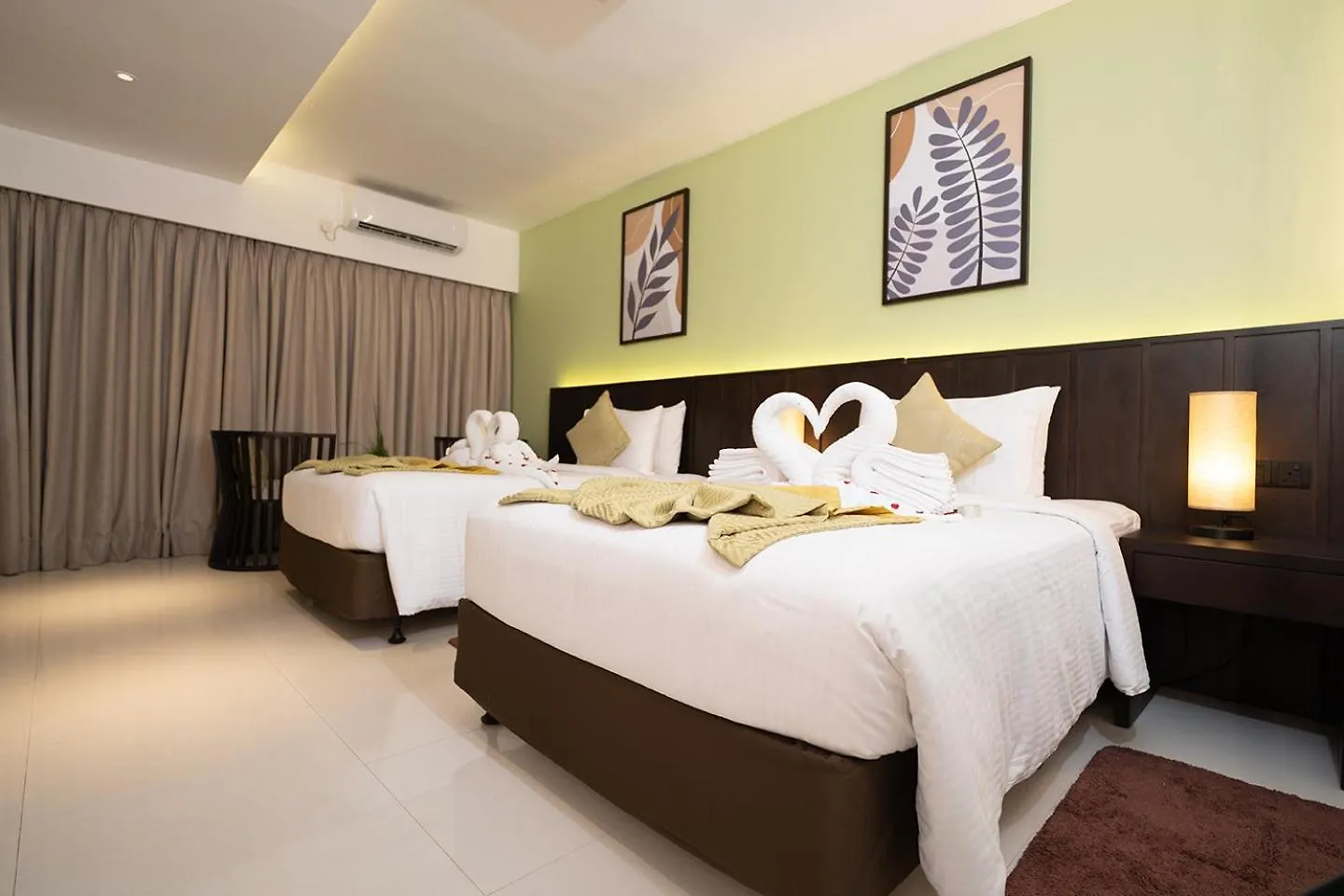 Good Wood Airport Hotel Катунаяка